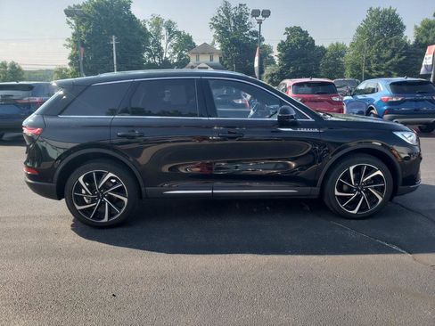 Used 2023 Lincoln Corsair Reserve w/ Equipment Group 202A image 10