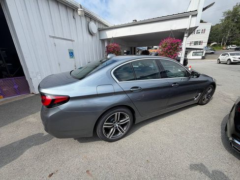 Used 2022 BMW 530i xDrive w/ Convenience Package AWD/4WD image 7