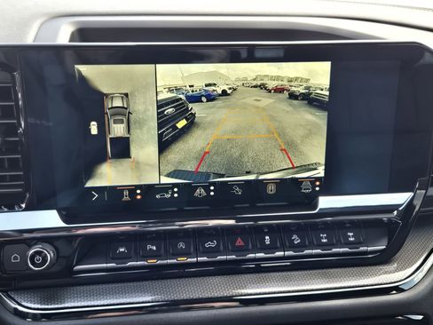 Used 2024 Chevrolet Silverado 1500 ZR2 w/ Technology Package image 15