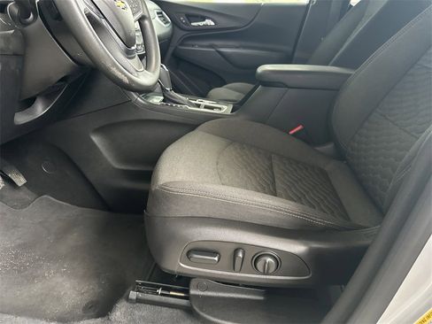 Used 2018 Chevrolet Equinox LT image 13