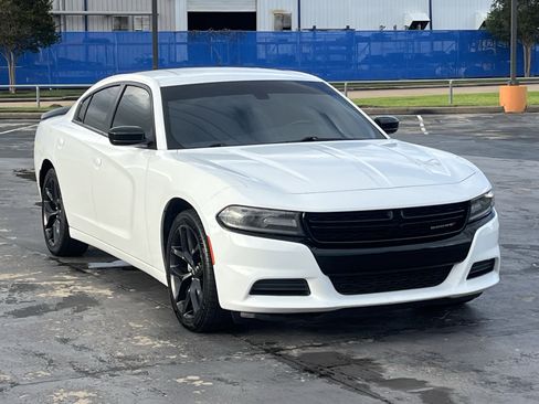 Used 2021 Dodge Charger SXT w/ Blacktop Package RWD image 3