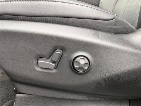 New 2026 Chrysler Pacifica Select w/ S Appearance Package FWD image 11