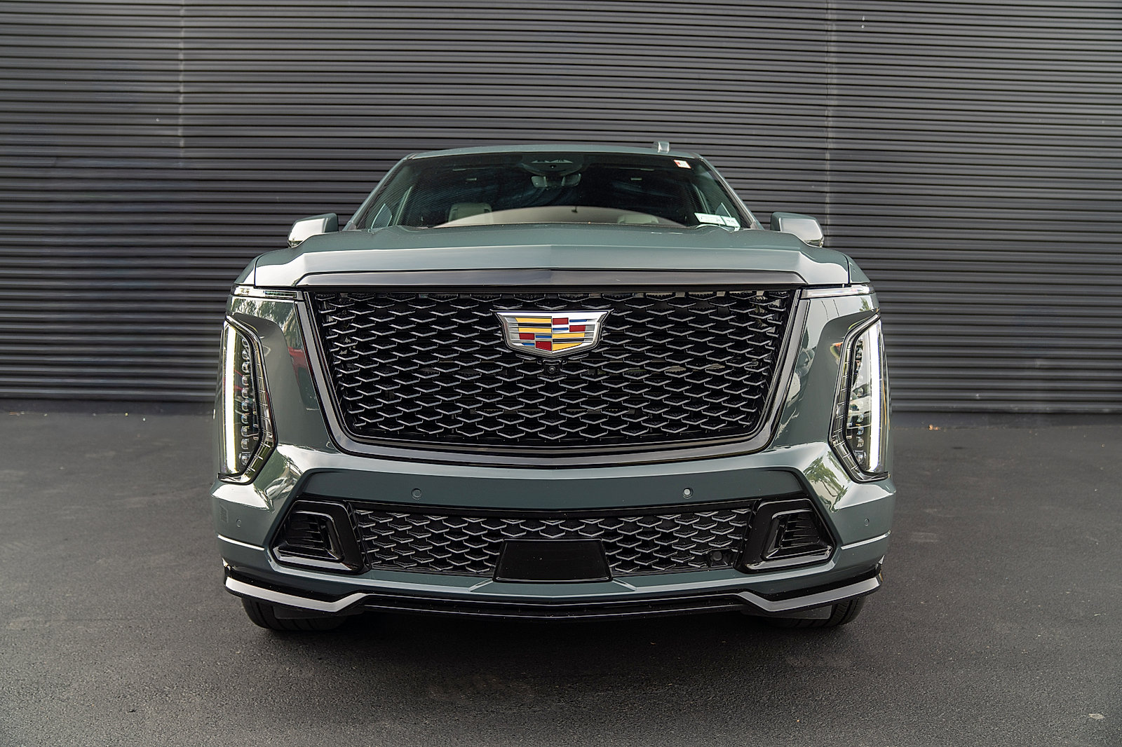 Used 2025 Cadillac Escalade ESV V AWD/4WD image 27