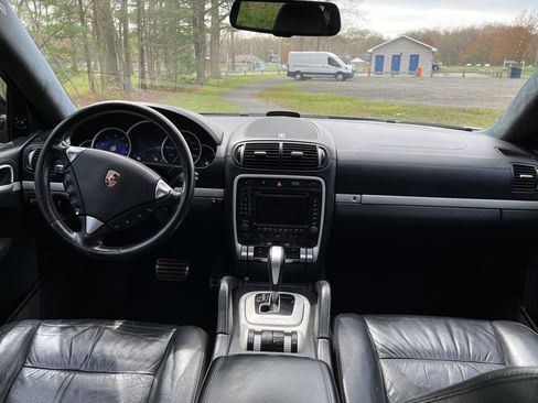 Used 2008 Porsche Cayenne Turbo image 38