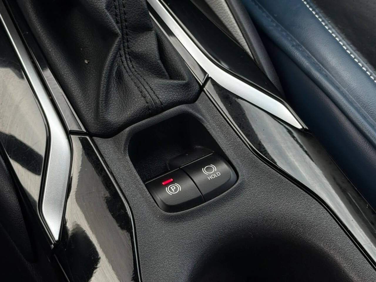 Used 2021 Toyota Corolla SE FWD image 11