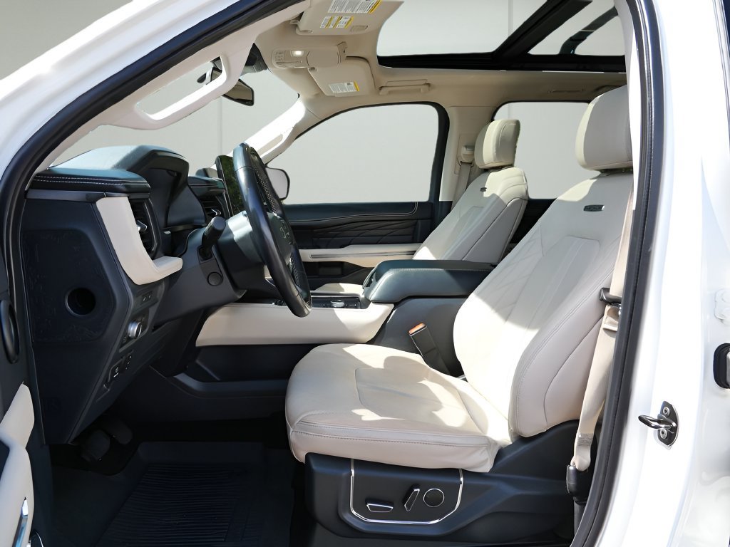 Used 2022 Ford Expedition Max Platinum AWD/4WD image 10
