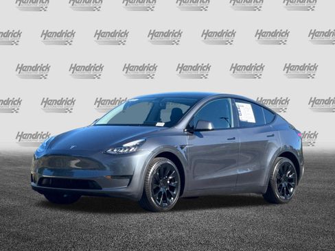 Used 2023 Tesla Model Y Long Range AWD/4WD image 9