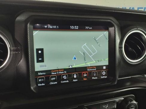 Used 2022 Jeep Wrangler Unlimited Sahara w/ Cold Weather Group image 19