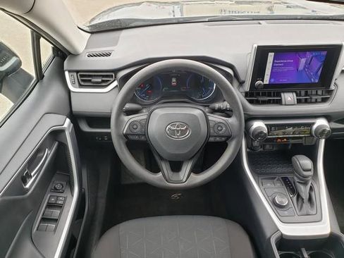 Used 2025 Toyota RAV4 XLE AWD/4WD image 15