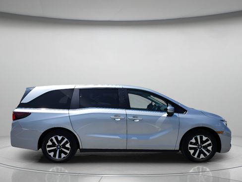 Used 2025 Honda Odyssey EX-L image 10