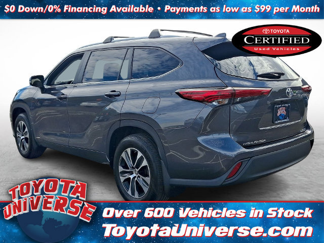 Used 2023 Toyota Highlander XLE AWD/4WD image 3