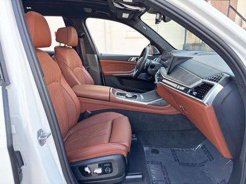 Used 2023 BMW X7 xDrive40i w/ Executive Package AWD/4WD image 16