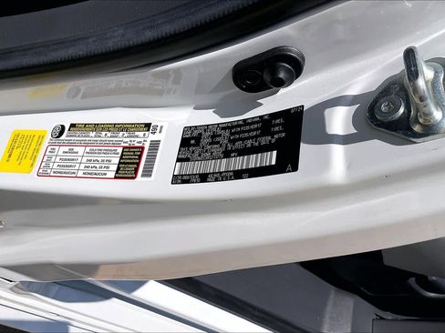 Used 2024 Toyota Sienna XLE FWD image 37