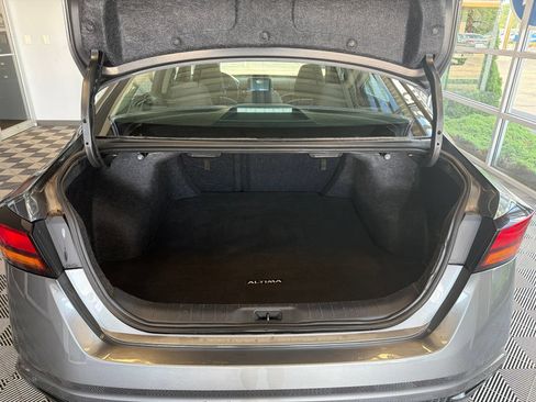 Used 2024 Nissan Altima 2.5 SV FWD image 10