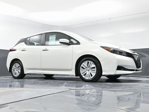 Used 2023 Nissan Leaf S image 44