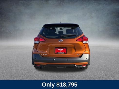 Used 2020 Nissan Kicks SR image 4
