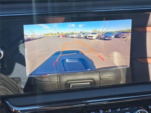 Used 2022 GMC Sierra 1500 AT4 w/ AT4 Preferred Package image 31