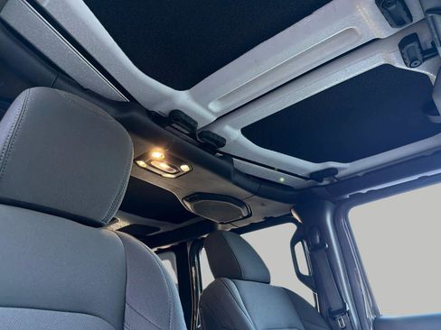 Used 2021 Jeep Wrangler Unlimited Sport image 19