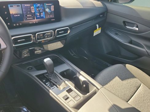 New 2026 Nissan Sentra SV w/ SV Convenience Package FWD image 32