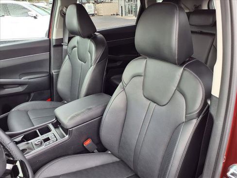 Used 2025 Kia Sorento S image 13