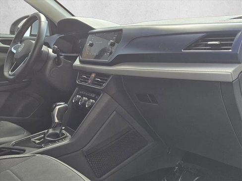 Used 2024 Volkswagen Taos SE FWD image 20
