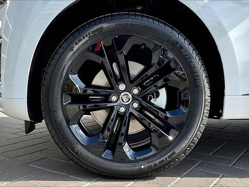 New 2025 Jaguar F-PACE R-Dynamic S image 12