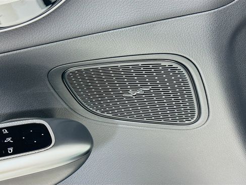 Used 2024 Mercedes-Benz GLC 300 image 19