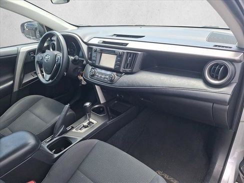 Used 2018 Toyota RAV4 XLE FWD image 19