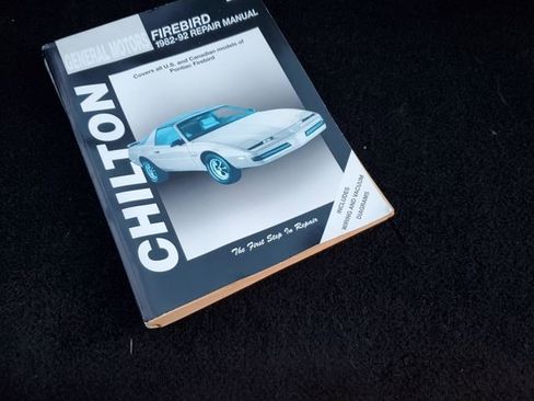 Used 1991 Pontiac Firebird Base image 33