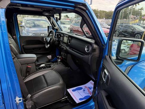 Used 2022 Jeep Wrangler Unlimited Sahara 4xe image 14