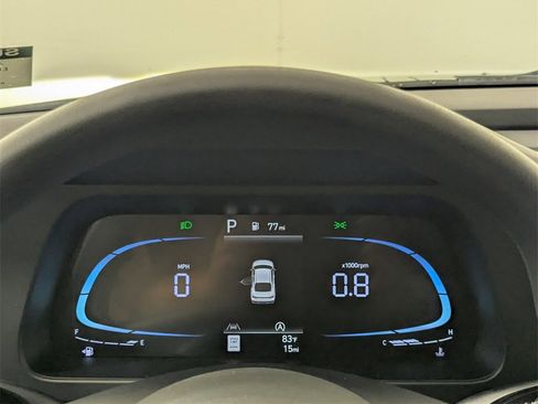 Certified 2025 Hyundai Elantra SE image 18