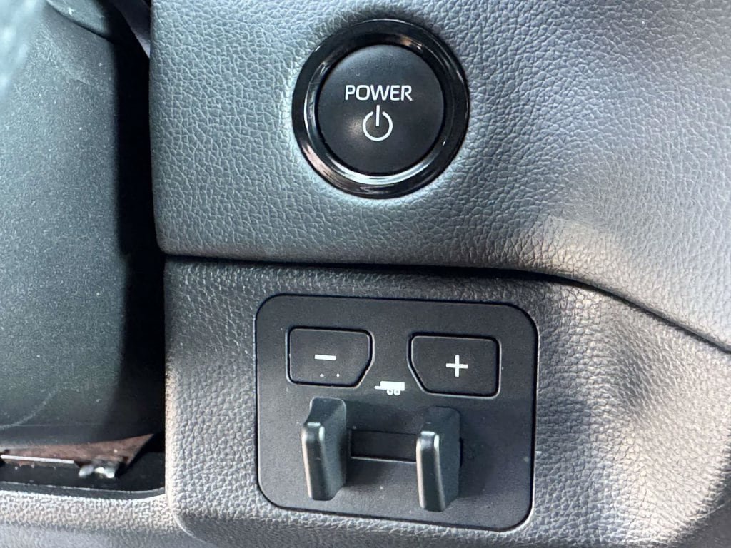Used 2025 Toyota Sequoia Limited w/ Tow Technology Package AWD/4WD image 9
