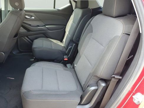 Used 2021 Chevrolet Traverse LT image 15