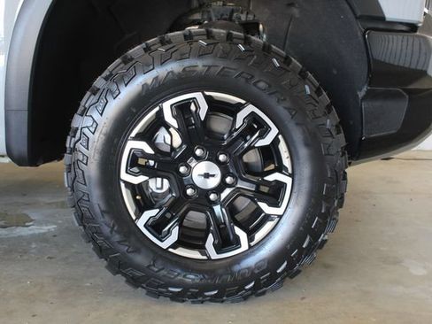 Used 2024 Chevrolet Silverado 1500 ZR2 w/ Technology Package AWD/4WD image 24