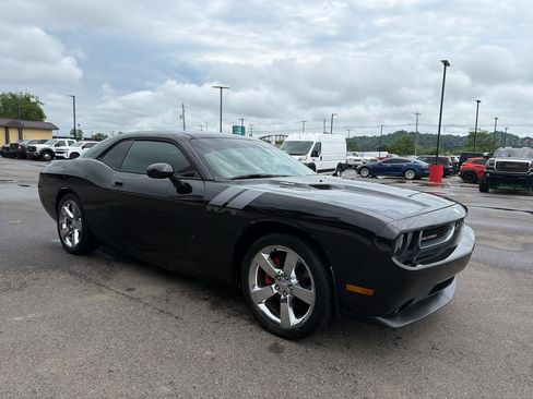 Used 2009 Dodge Challenger R/T RWD image 3