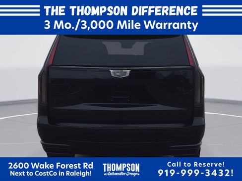Used 2022 Cadillac Escalade Sport w/ Touring Package AWD/4WD image 4
