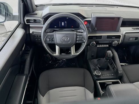 Used 2025 Toyota Tacoma TRD Off-Road AWD/4WD image 4