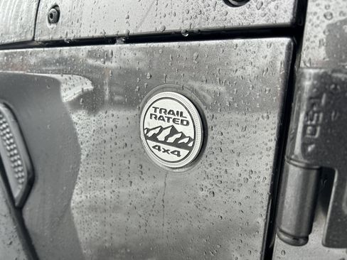 Used 2019 Jeep Wrangler Unlimited Sport image 26