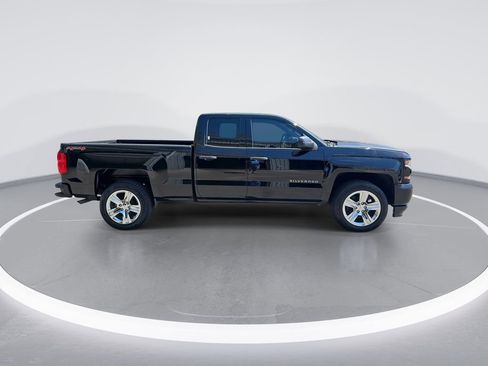 Used 2017 Chevrolet Silverado 1500 Custom image 9