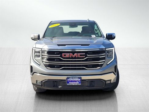 Used 2025 GMC Sierra 1500 SLT image 2
