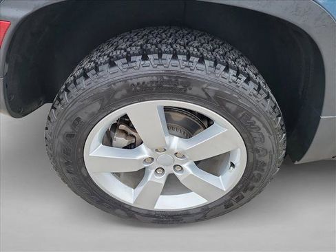 Used 2023 Land Rover Defender 90 S image 11