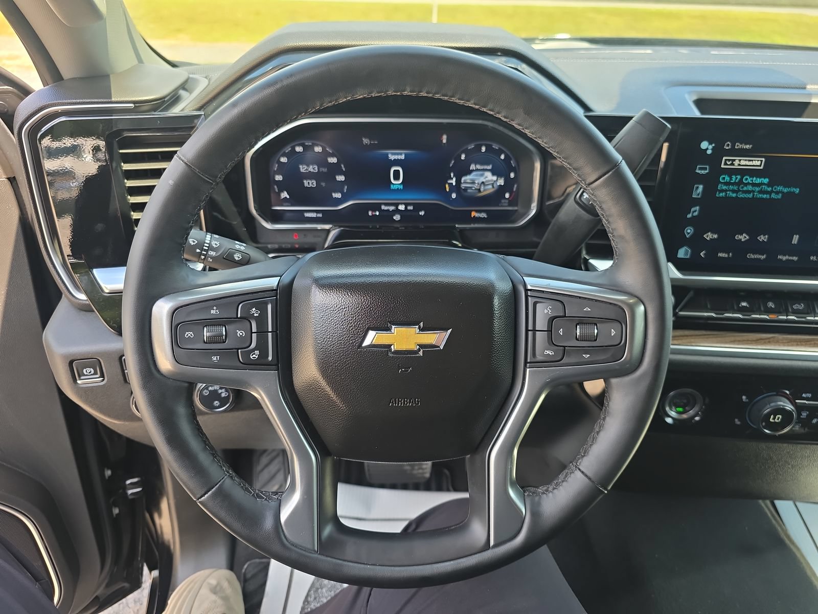 Used 2024 Chevrolet Silverado 1500 LT AWD/4WD image 17