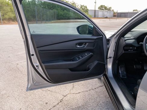 Used 2024 Honda Accord Sport image 11