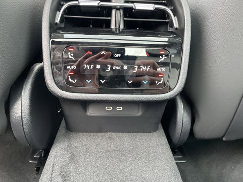 New 2026 Mercedes-Benz E 53 AMG e 4MATIC Sedan image 38