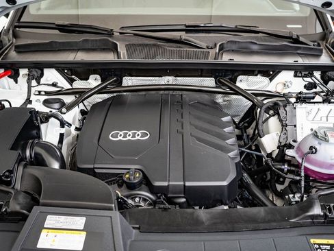 Used 2025 Audi Q5 2.0T Premium w/ Convenience Plus Package AWD/4WD image 39