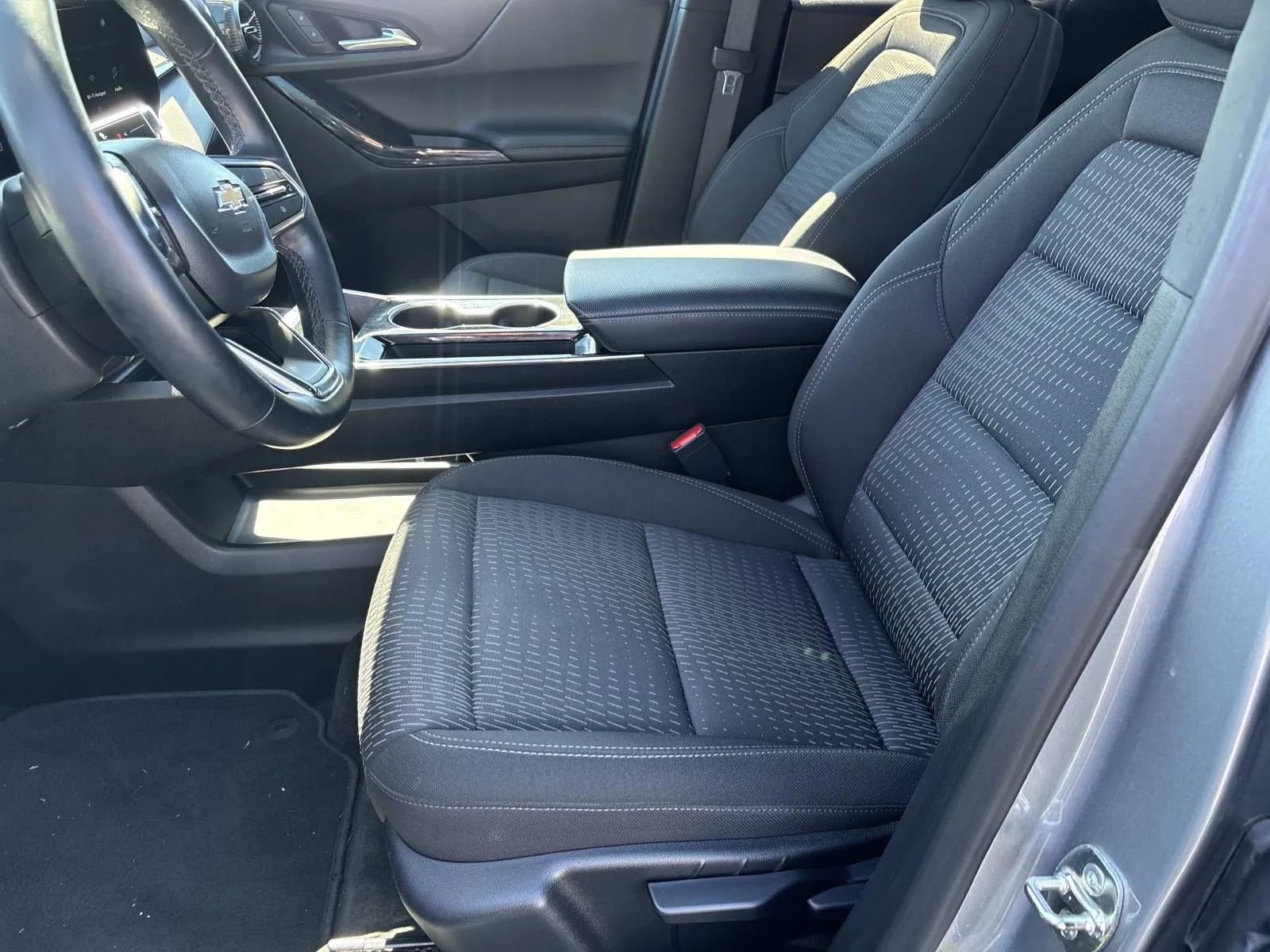 Used 2025 Chevrolet Equinox LT FWD image 25
