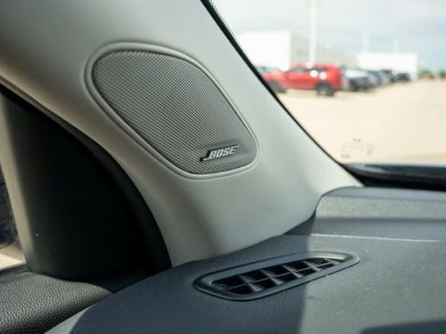 Used 2025 Honda Pilot Touring image 18