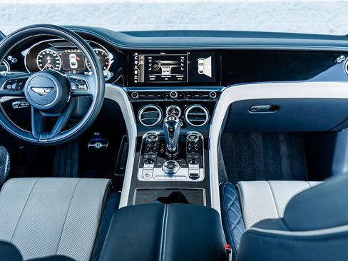 Used 2022 Bentley Continental GT image 4