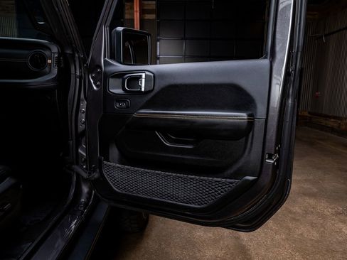 Used 2025 Jeep Wrangler Unlimited Rubicon 392 AWD/4WD image 33