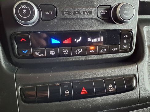 Used 2025 RAM ProMaster 2500 w/ Convenience Group FWD image 9